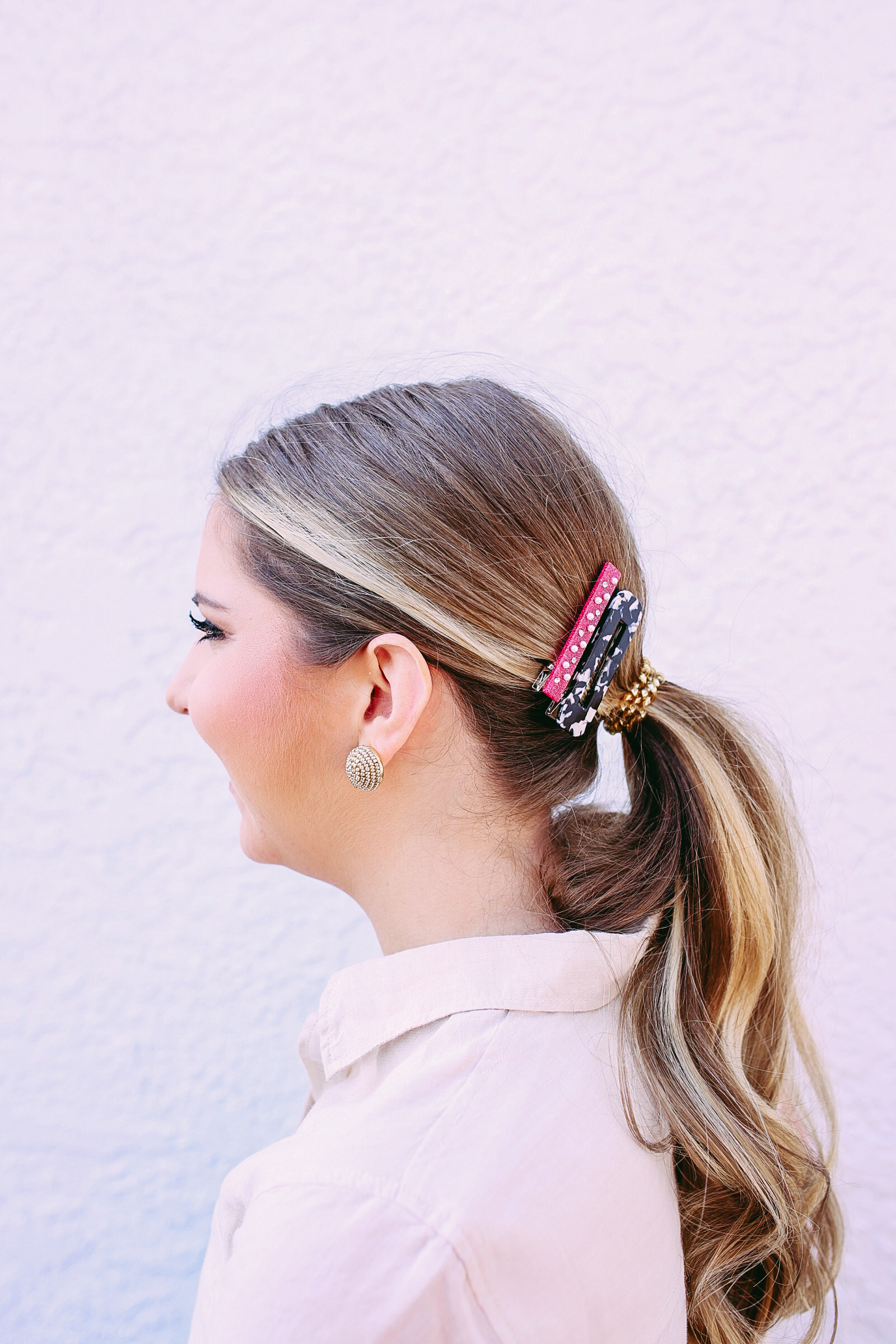 2 Easy Ways To Wear Hair Clips - Thrifty Pineapple