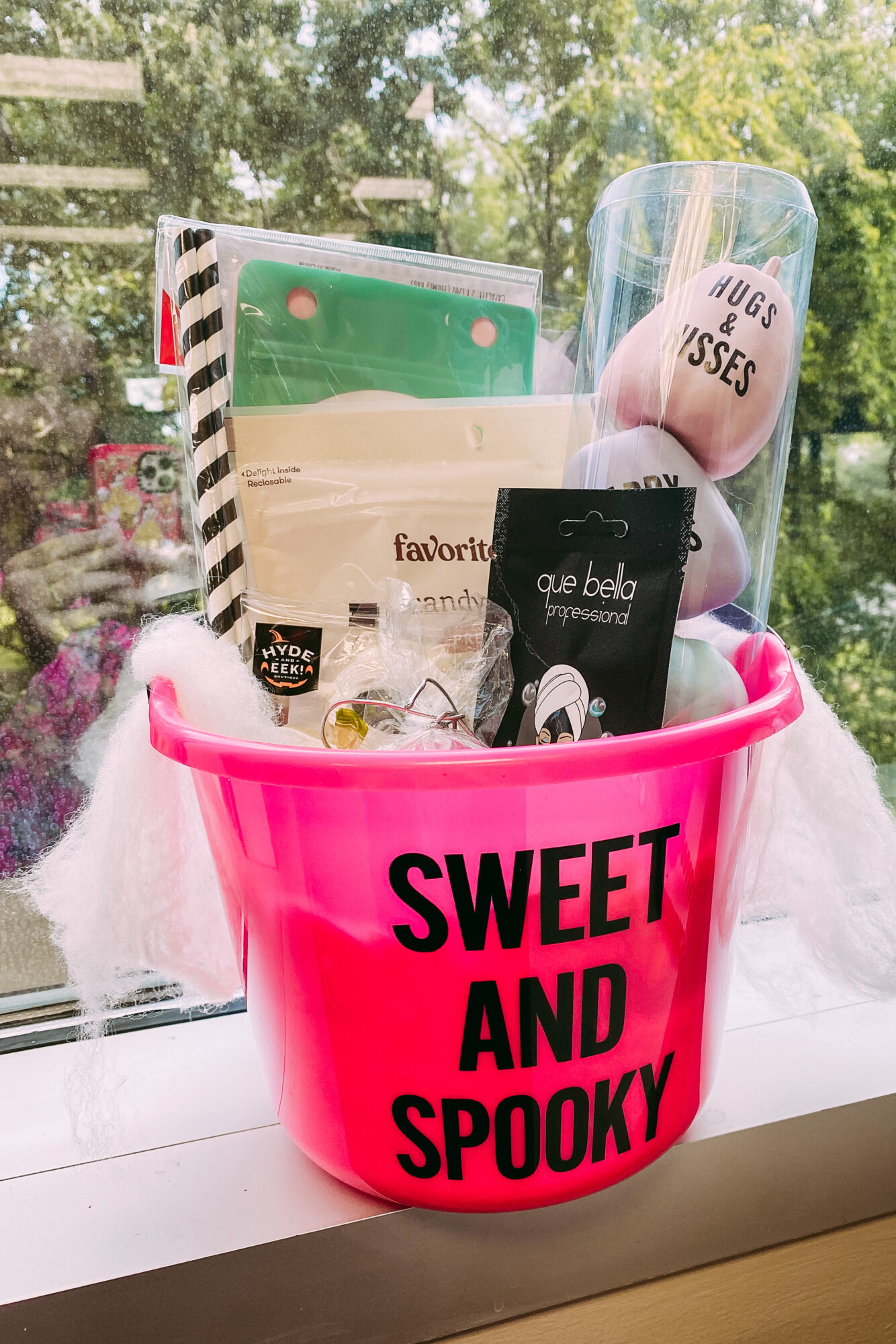 How To Make An Affordable Boo Basket - Thrifty Pineapple