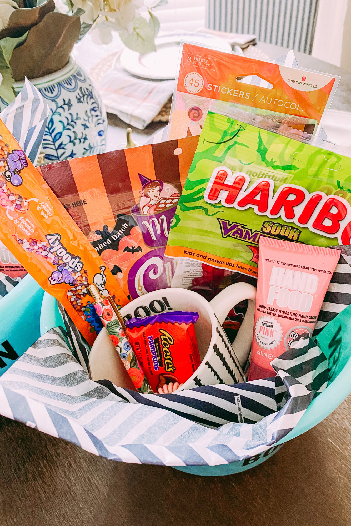 How To Make An Affordable Boo Basket - Thrifty Pineapple